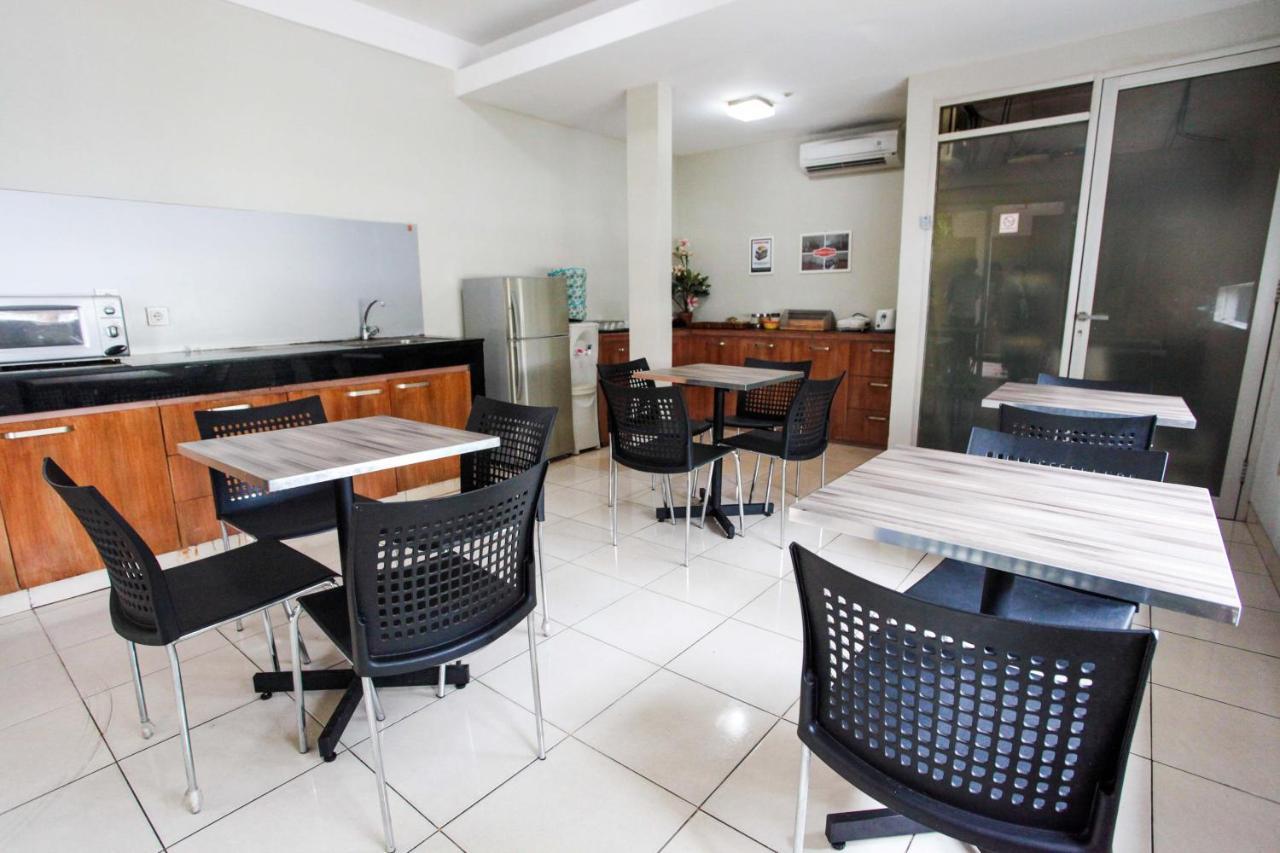 Legreen Suite Pejompongan Jakarta Exterior foto